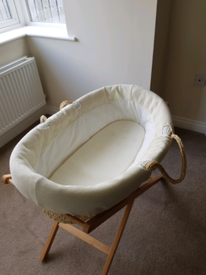 mamas and papas moses basket 7700
